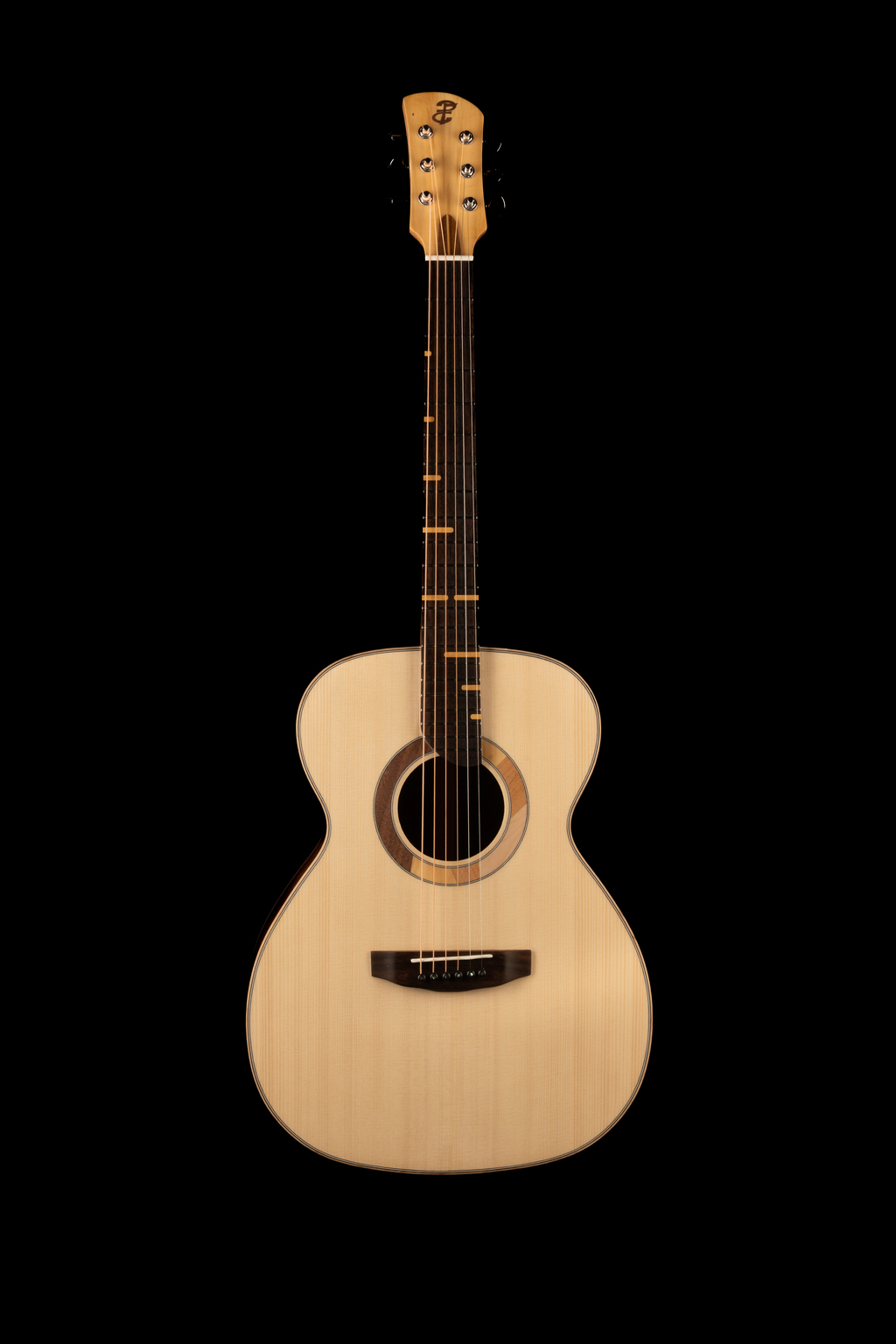 Guitare Folk type OM de face