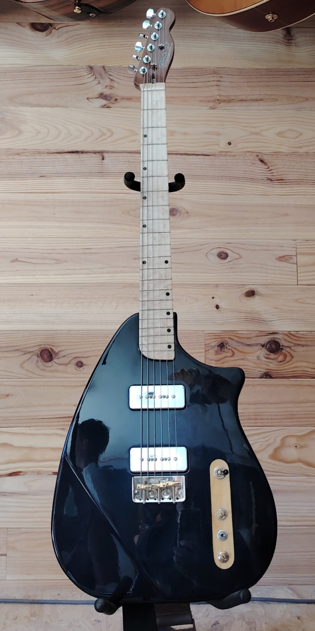 Guitare Folk type OM de face
